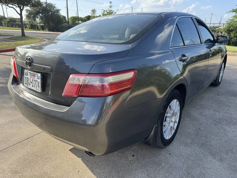 Used 2007 Toyota Camry XLE image 7