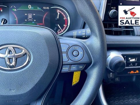 Used 2024 Toyota RAV4 LE AWD/4WD image 19