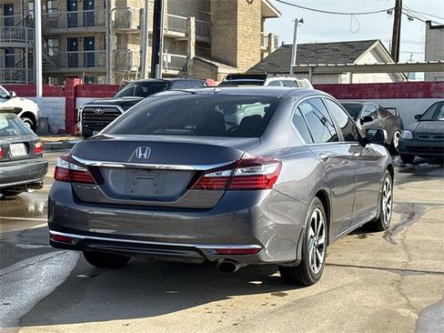 Used 2017 Honda Accord EX image 4