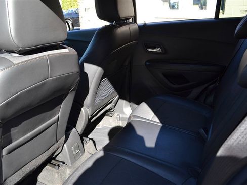 Used 2021 Chevrolet Trax LT image 24