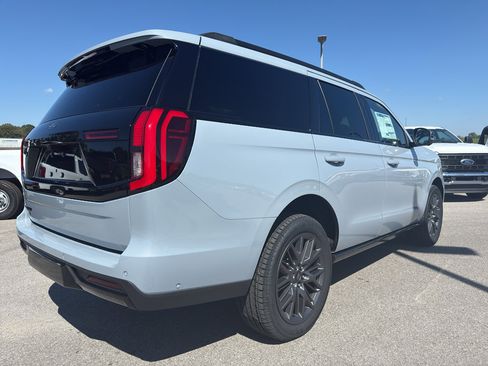 New 2025 Ford Expedition Platinum w/ Stealth Performance Package image 5
