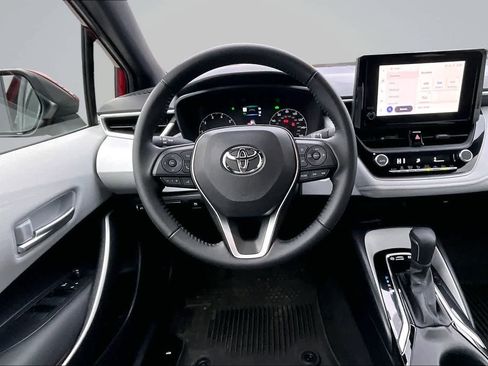 Used 2025 Toyota Corolla SE w/ Convenience Package FWD image 15