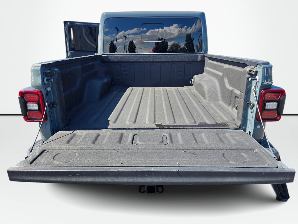 Used 2025 Jeep Gladiator Mojave w/ Convenience Group AWD/4WD image 10