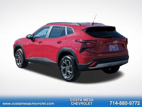 New 2026 Chevrolet Trax LT FWD image 7