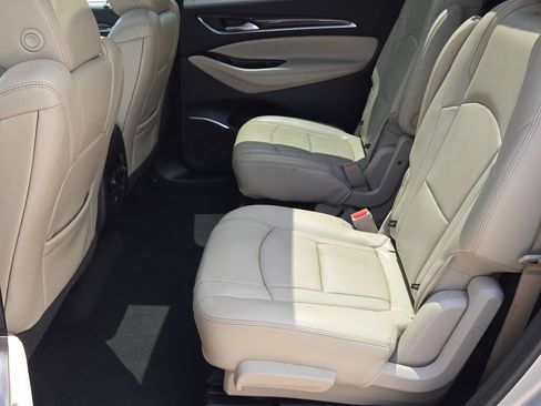 Used 2018 Buick Enclave Essence FWD image 17