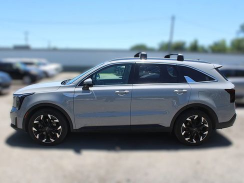 Certified 2024 Kia Sorento EX w/ Panoramic Sunroof Package FWD image 15