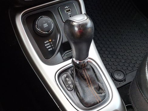 Used 2020 Jeep Compass Latitude w/ Popular Equipment Group image 29