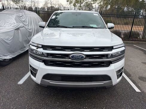 Used 2024 Ford Expedition Limited image 13