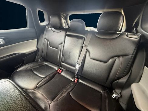 Used 2024 Jeep Compass Limited image 16