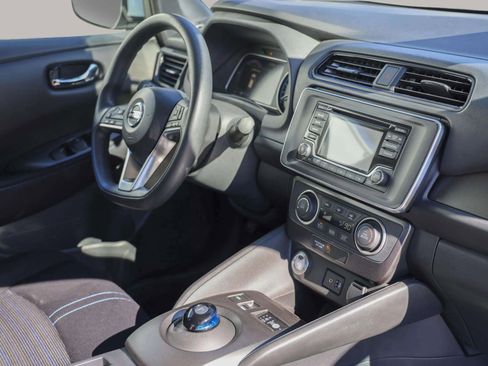 Used 2018 Nissan Leaf S image 35