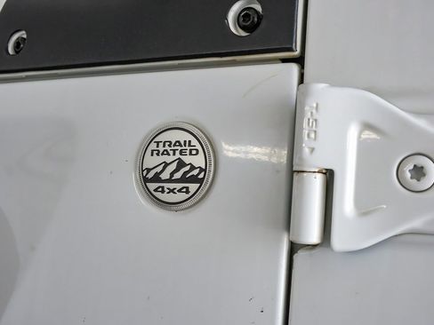 Used 2018 Jeep Wrangler Unlimited Sahara image 54