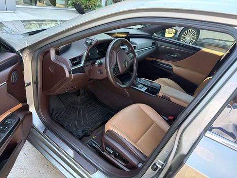 Used 2019 Lexus ES 350 w/ Premium Package FWD image 5