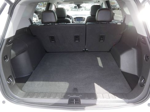 Used 2021 GMC Terrain SLT w/ Infotainment Package II AWD/4WD image 9