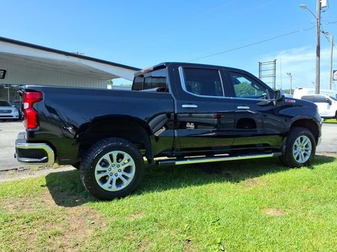 Used 2022 Chevrolet Silverado 1500 LTZ w/ LTZ Convenience Package II AWD/4WD image 8