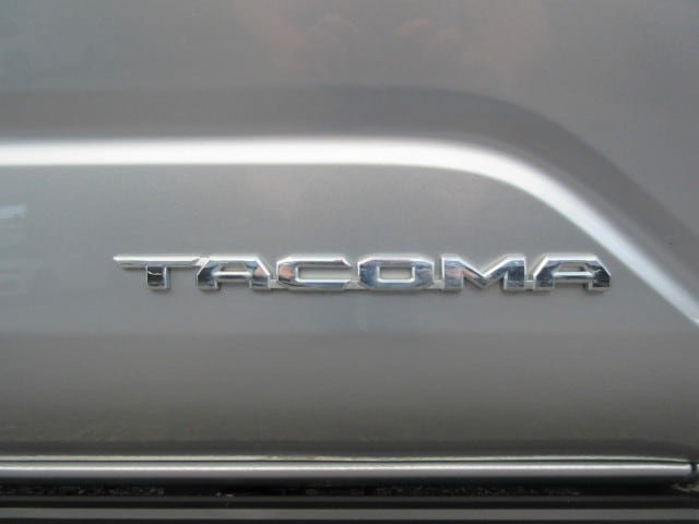 Used 2025 Toyota Tacoma SR5 AWD/4WD image 14