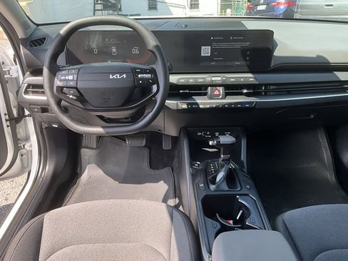 Used 2025 Kia K4 LXS image 25