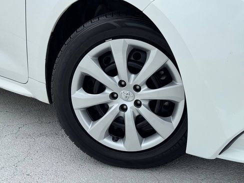 Used 2024 Toyota Corolla LE FWD image 6