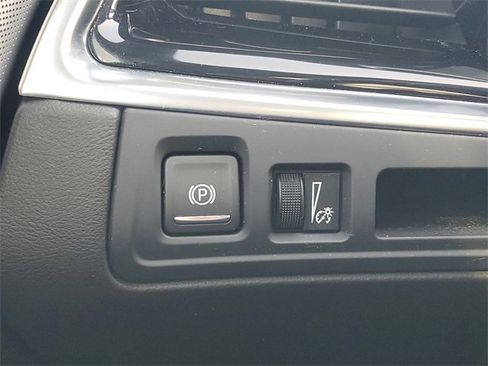 Certified 2024 Cadillac XT6 Premium Luxury w/ LPO, Floor Liner Package image 21