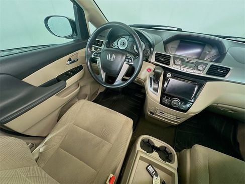 Used 2016 Honda Odyssey SE image 9