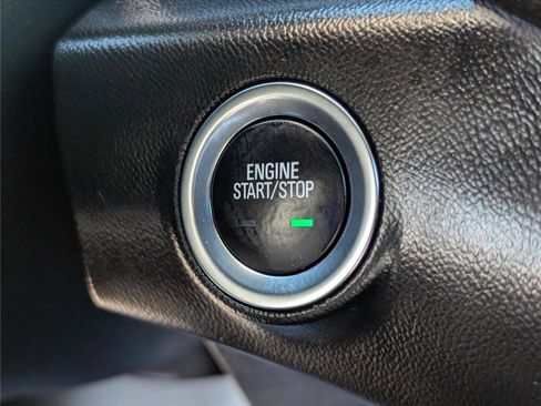 Used 2023 GMC Terrain SLT image 24