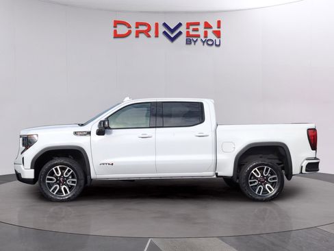 Used 2023 GMC Sierra 1500 AT4 w/ AT4 Premium Package AWD/4WD image 2