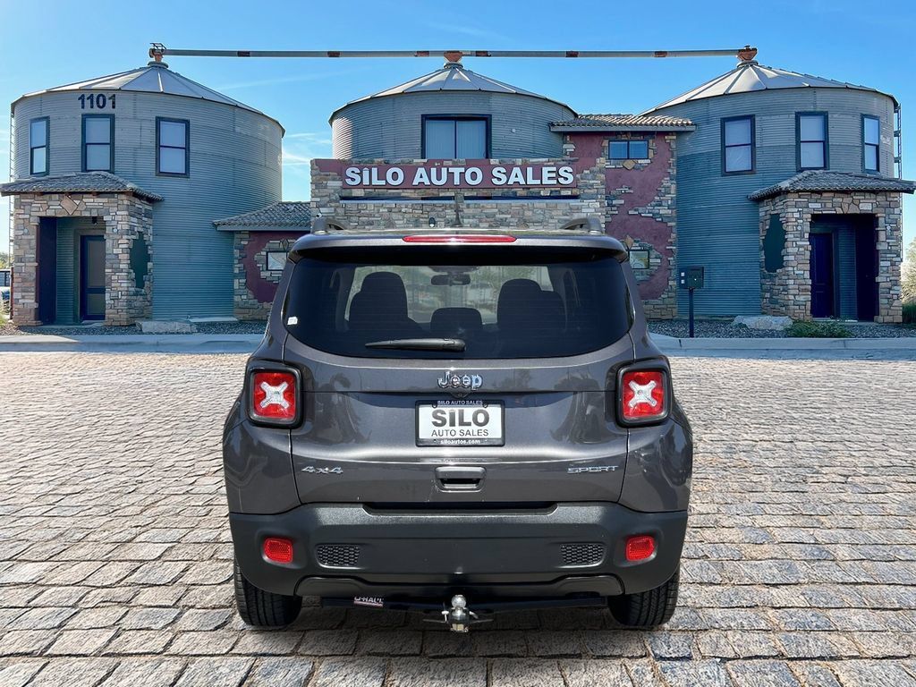 Used 2019 Jeep Renegade Sport w/ Sport Appearance Group AWD/4WD image 4