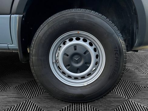 Used 2021 Mercedes-Benz Sprinter 2500 image 11