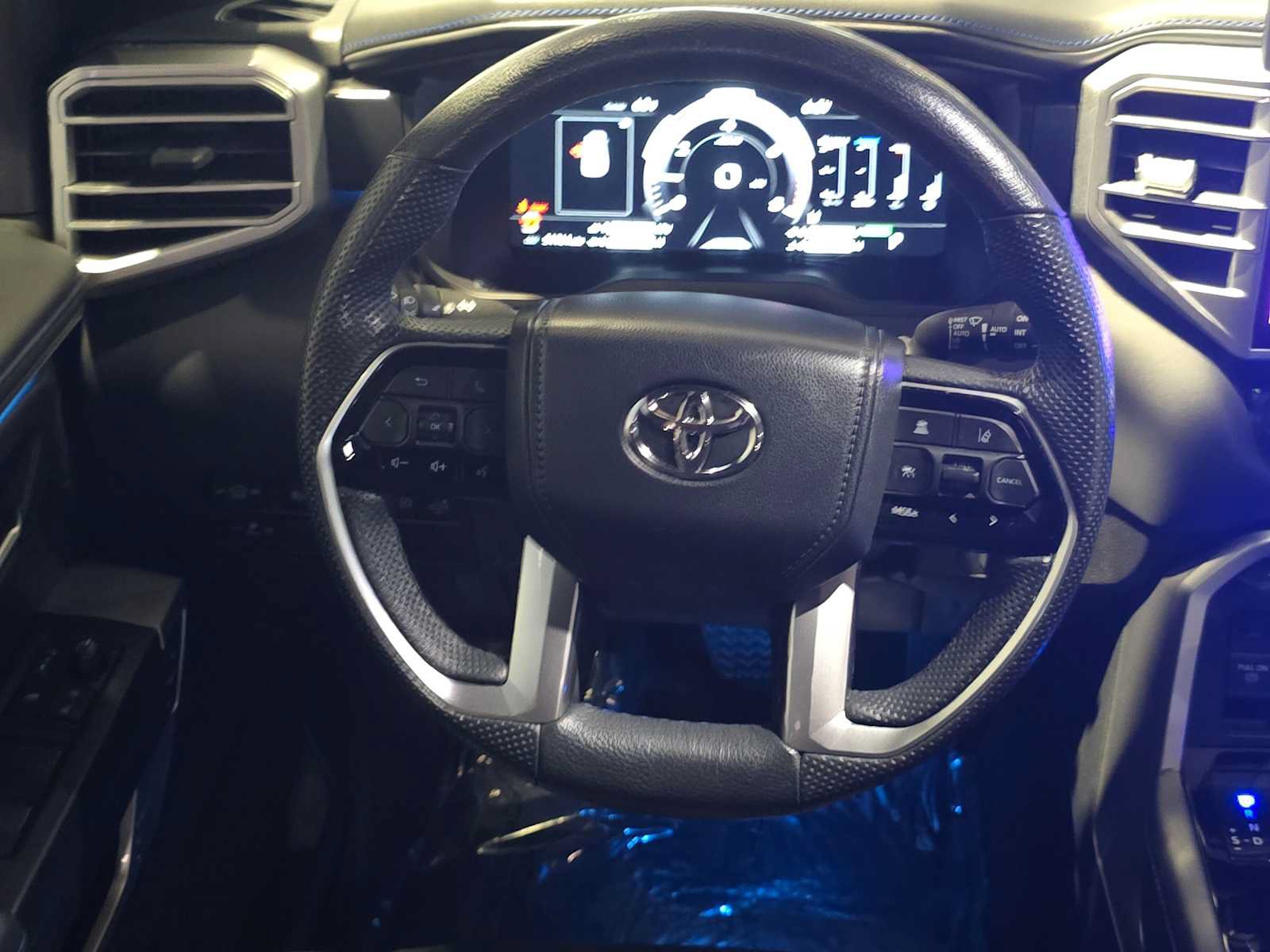 Used 2024 Toyota Sequoia Platinum AWD/4WD image 21