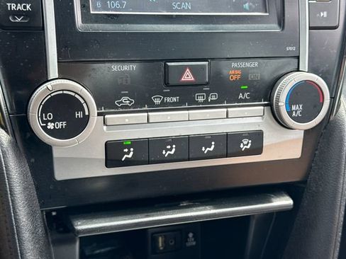 Used 2012 Toyota Camry SE FWD image 27