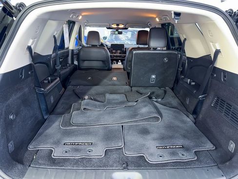 Certified 2024 Nissan Pathfinder SL image 34