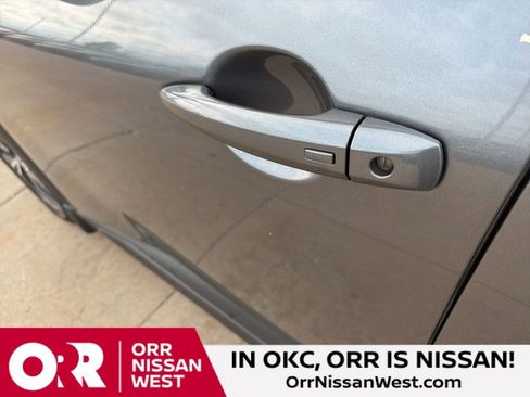 Used 2023 Nissan Rogue SV image 11