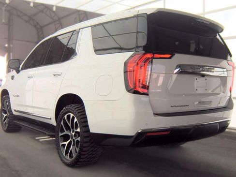 Used 2021 GMC Yukon SLT w/ SLT Luxury Plus Package RWD image 2