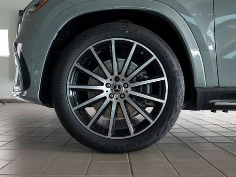 New 2026 Mercedes-Benz GLS 580 4MATIC image 7