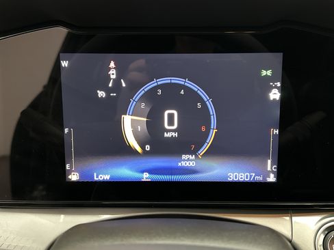 Used 2025 Chevrolet Trax LT FWD image 19