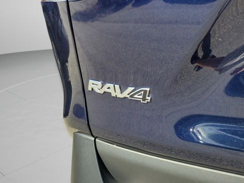 Used 2025 Toyota RAV4 XLE w/ Convenience Package FWD image 22
