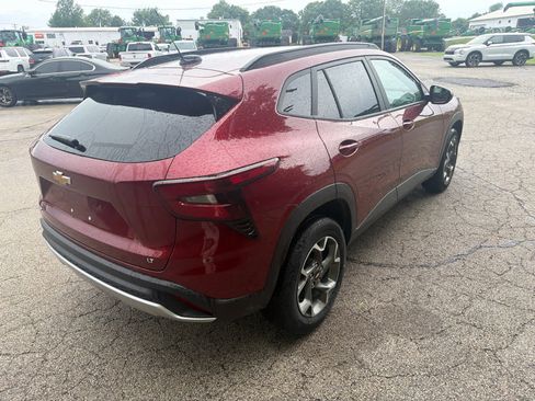 Used 2025 Chevrolet Trax LT FWD image 5