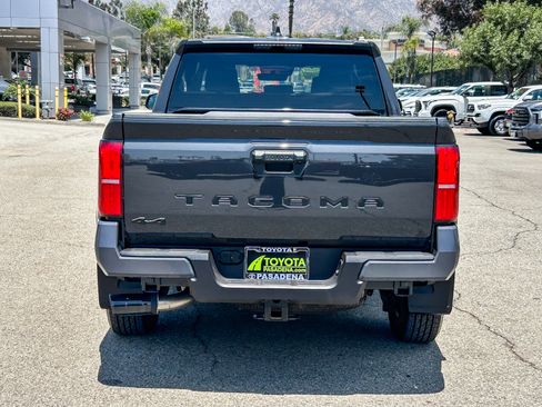 Used 2025 Toyota Tacoma SR5 AWD/4WD image 7