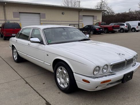 Used 2001 Jaguar XJ Vanden Plas image 3