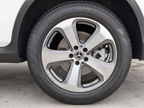 Used 2019 Mercedes-Benz GLC 300 image 27