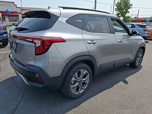 Used 2024 Kia Seltos S AWD/4WD image 5
