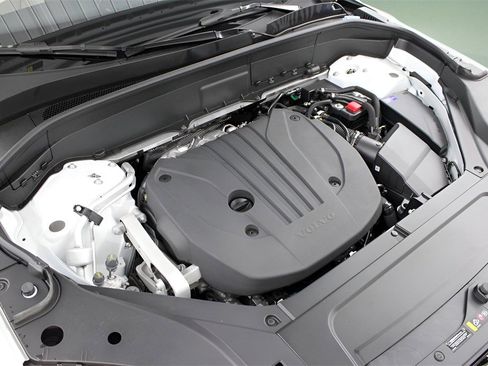New 2026 Volvo XC90 B5 Plus image 25