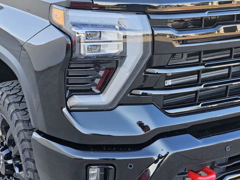 New 2026 Chevrolet Silverado 2500 LTZ w/ LTZ Plus Package AWD/4WD image 10