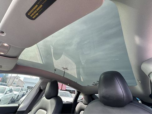 Used 2021 Tesla Model Y 2WD image 7