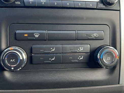 Used 2016 Nissan Frontier SV image 23