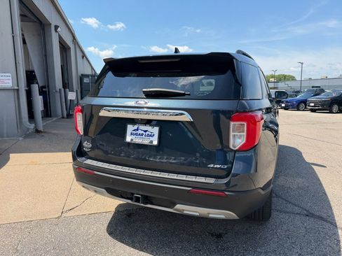 Used 2024 Ford Explorer XLT w/ Equipment Group 202A AWD/4WD image 5