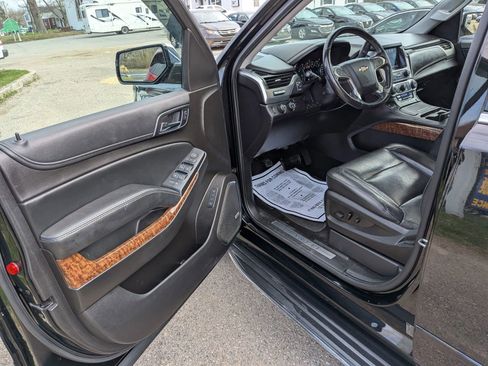 Used 2017 Chevrolet Suburban Premier image 26