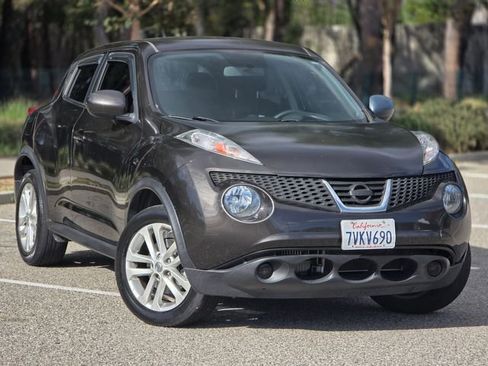 Used 2013 Nissan Juke S FWD image 1