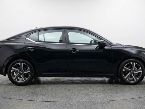 Used 2025 Nissan Sentra SV image 11