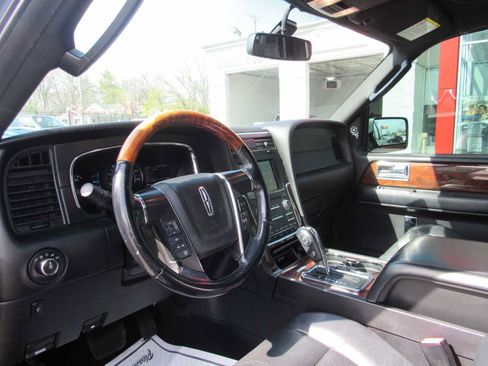 Used 2015 Lincoln Navigator L 4WD image 11
