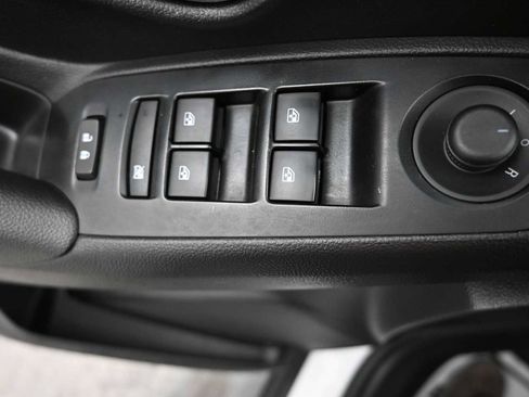 Used 2019 Chevrolet Trax LT w/ LT Convenience Package FWD image 18